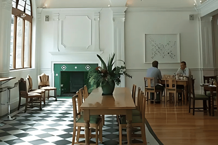 6 Spin St Restaurant & Gallery