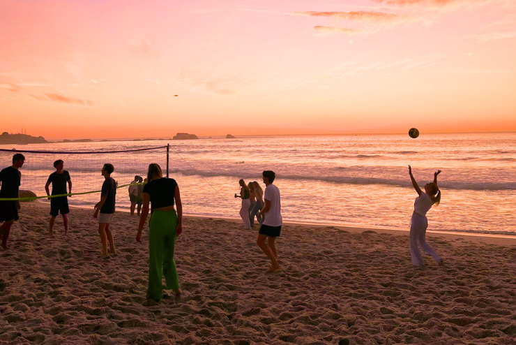 Friends Who Volley