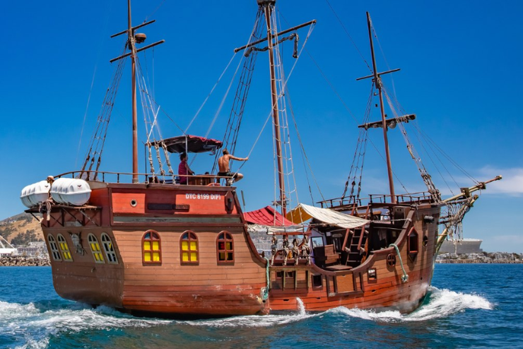 Jolly Roger Pirate Boat