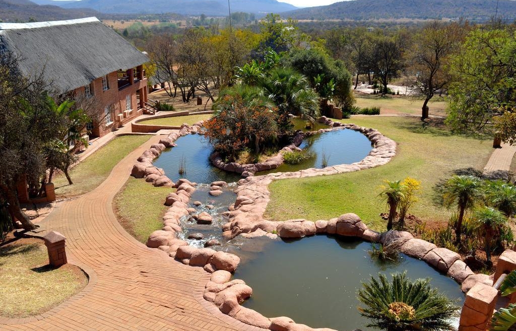 Zebra Country Lodge