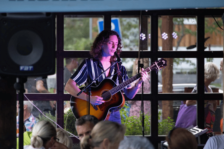 Keenan Scott: Folk & Blues