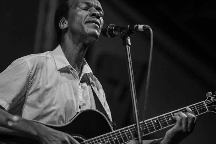 Louis Mhlanga Live